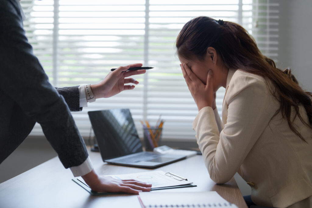 Mentir no currículo é crime?